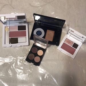 4 eye shadows